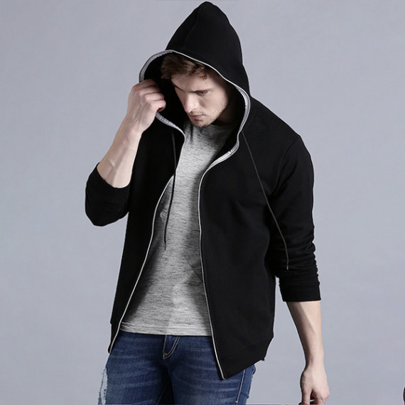 http://631760.leandytrade-hk.tech/products/men-black-solid-hooded-sweatshirt