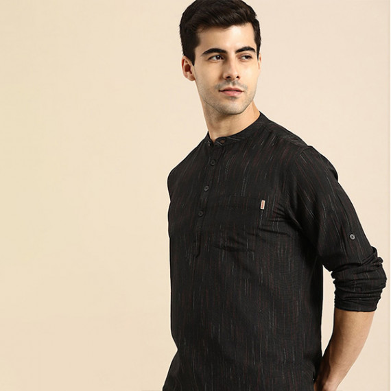 http://631760.leandytrade-hk.tech/products/men-black-woven-design-kurta