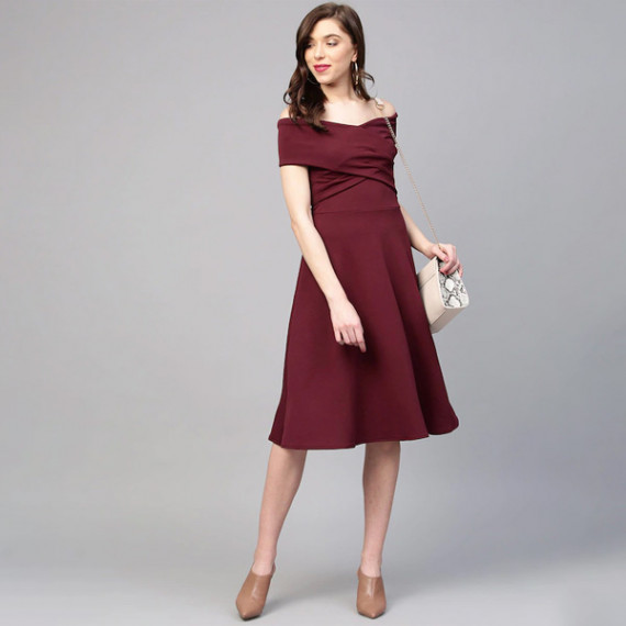 http://631760.leandytrade-hk.tech/products/burgundy-off-shoulder-pleated-fit-flare-dress