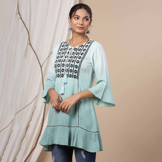 http://631760.leandytrade-hk.tech/products/women-green-tunics