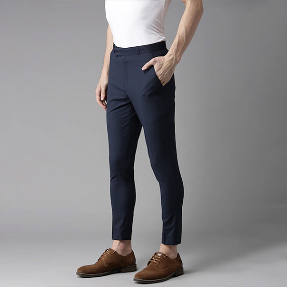 http://631760.leandytrade-hk.tech/products/men-navy-blue-tapered-fit-trousers