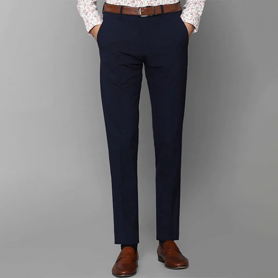 http://631760.leandytrade-hk.tech/products/men-navy-blue-slim-fit-trousers