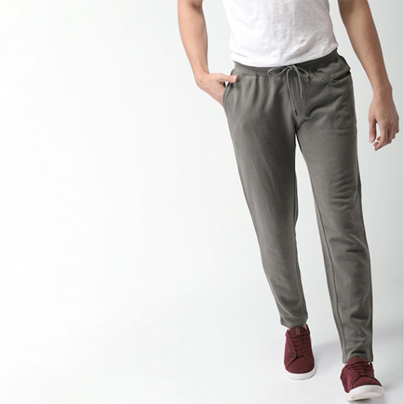 http://631760.leandytrade-hk.tech/products/men-grey-regular-fit-solid-track-pants