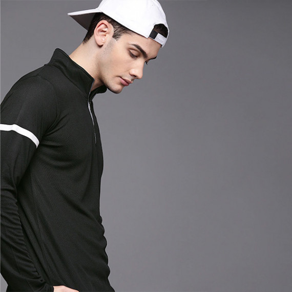 http://631760.leandytrade-hk.tech/products/men-black-self-design-mock-collar-t-shirt