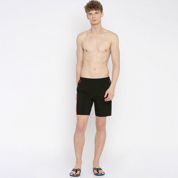 http://631760.leandytrade-hk.tech/products/men-black-printed-swim-shorts-1