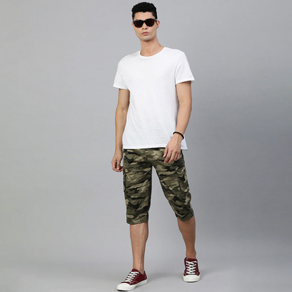 http://631760.leandytrade-hk.tech/products/men-olive-green-beige-camouflage-printed-pure-cotton-34th-cargo-shorts