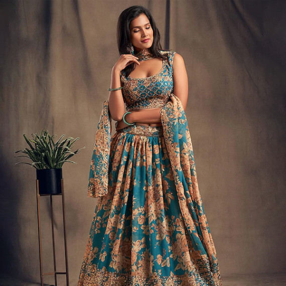 http://631760.leandytrade-hk.tech/products/blue-beige-printed-semi-stitched-lehenga-unstitched-blouse-with-dupatta