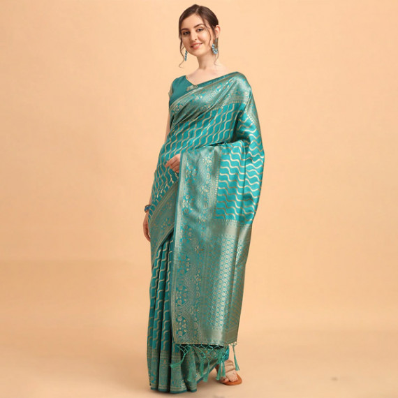 http://631760.leandytrade-hk.tech/products/green-gold-toned-silk-blend-fusion-leheriya-saree